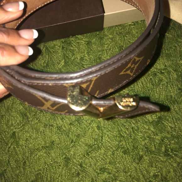 Authentic Essential V 30 MM Louis Vuitton Belt - Picture 7 of 7